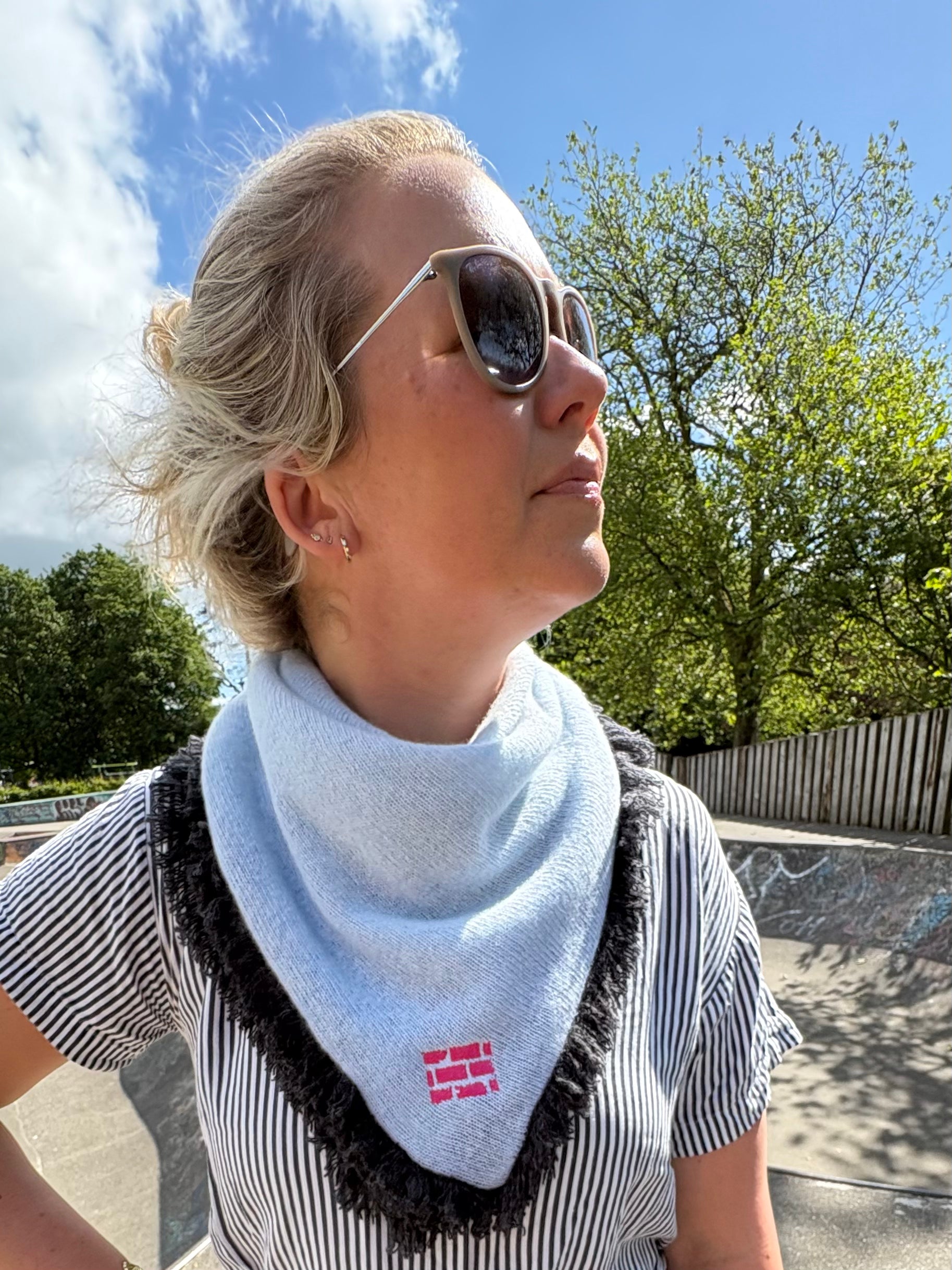 Foulard bandana d'été en pêche, tagnerine et bleu pâle