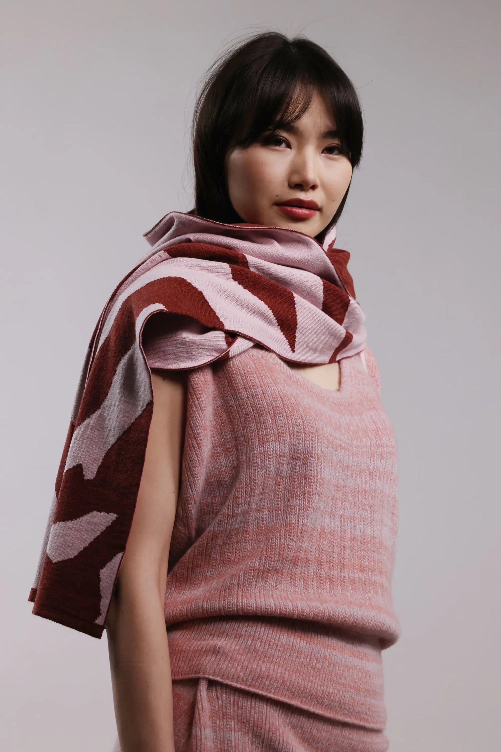 Gilet surdimensionné tissé à la main - Blush et mélange de bleu clair