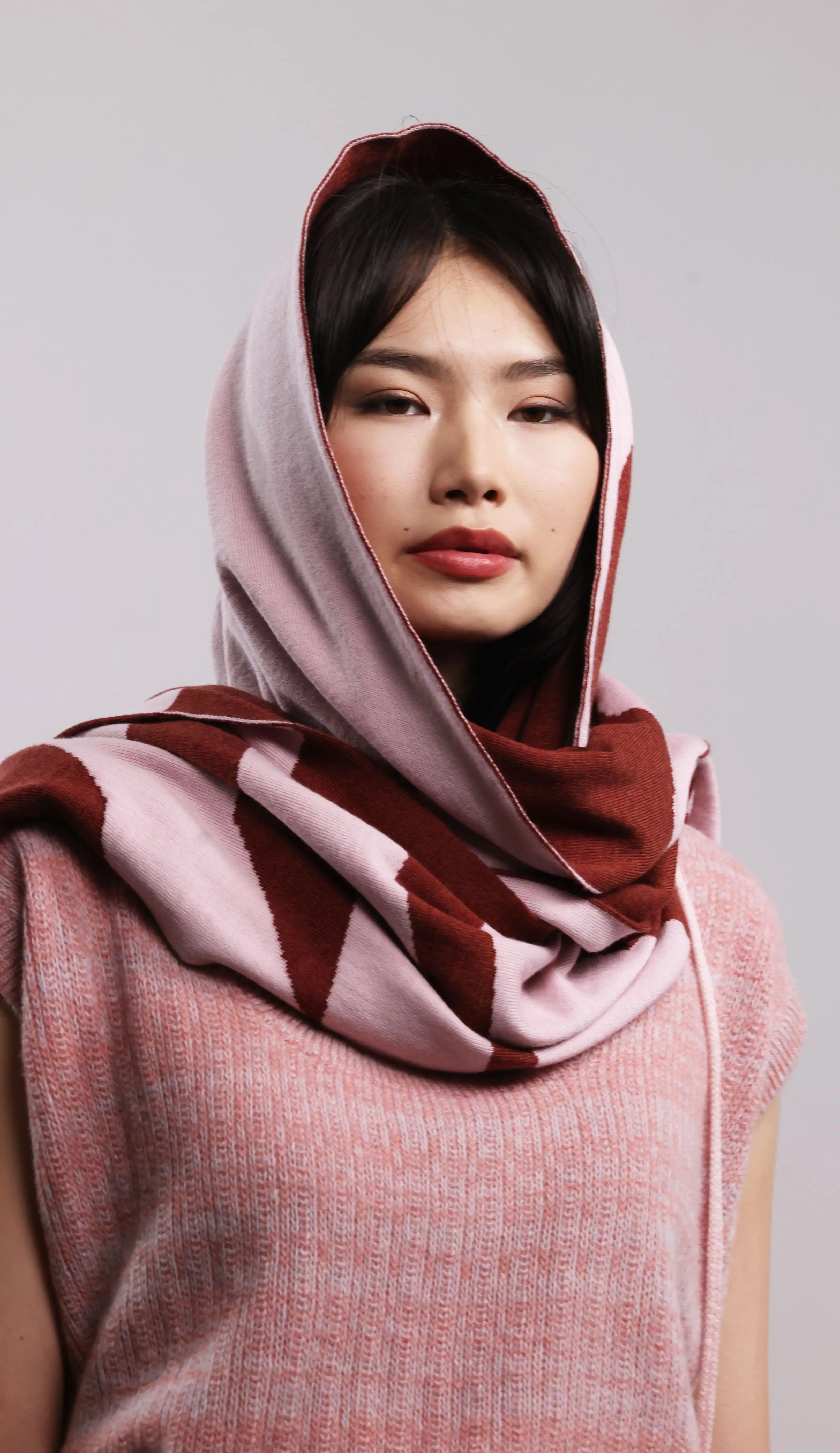 Handgewebte, übergroße Weste – Blush &amp; Hellblau-Melange